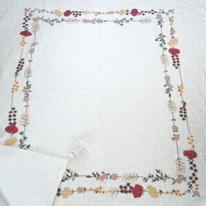 Bee & Willow White Throw Blanket
Floral Embroidered Throw